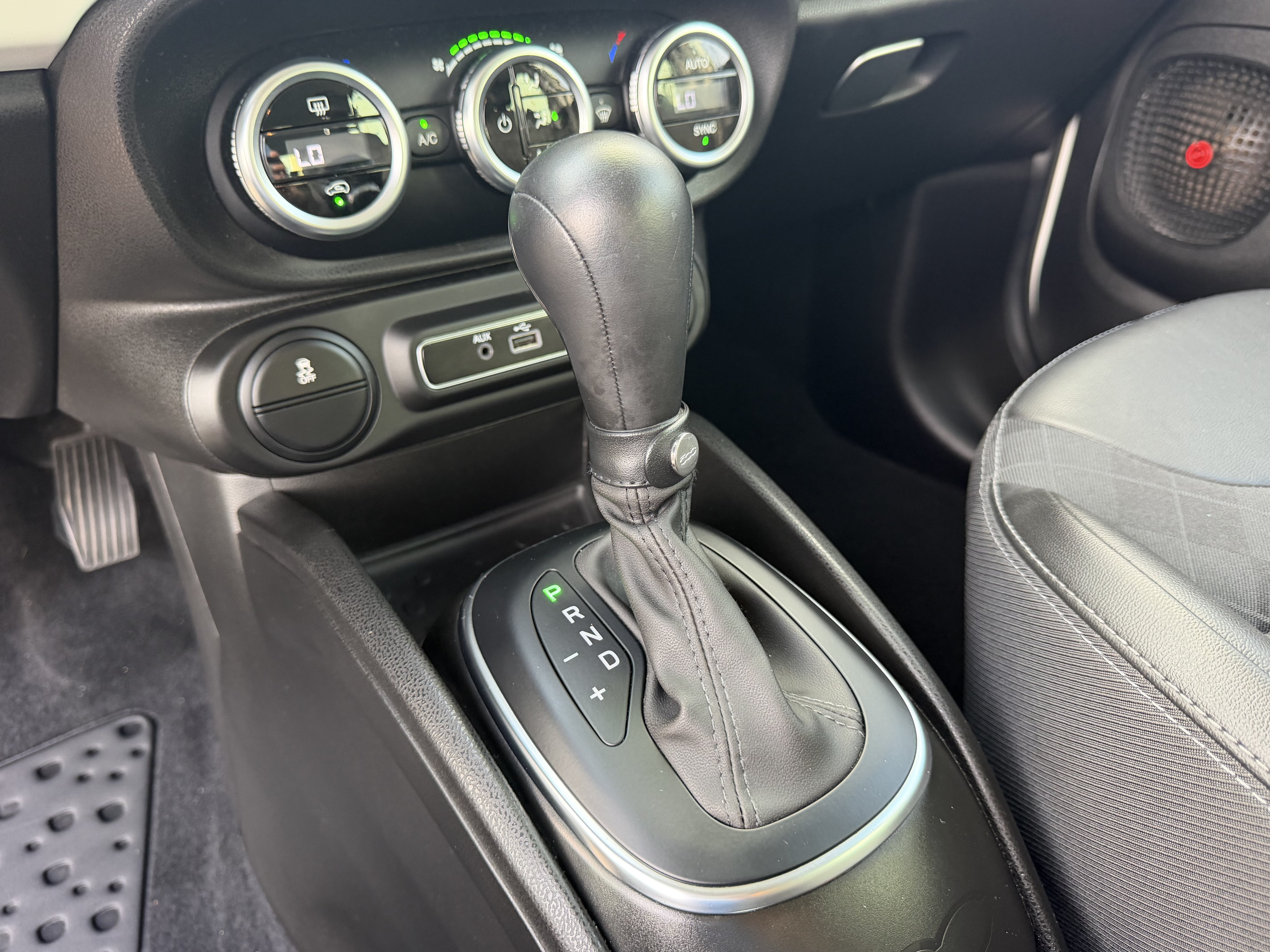 Used 2020 FIAT 500L Pop w/ Premium Group FWD image 29