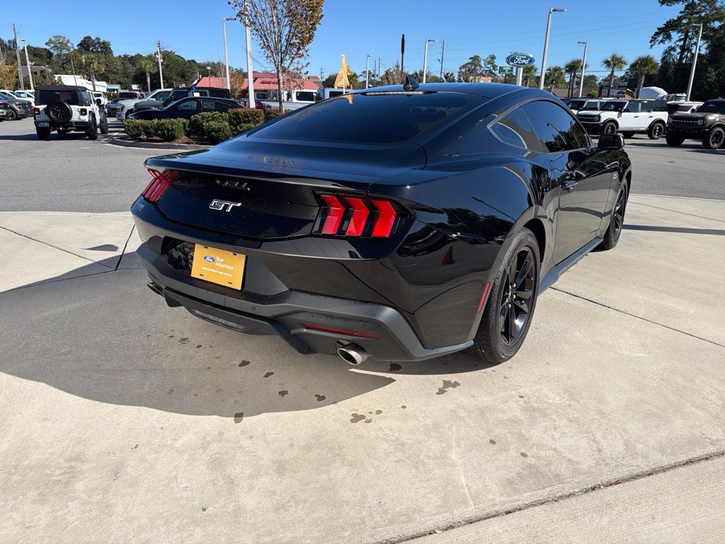 Used 2025 Ford Mustang GT RWD image 9