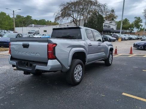 Used 2025 Toyota Tacoma SR5 image 6
