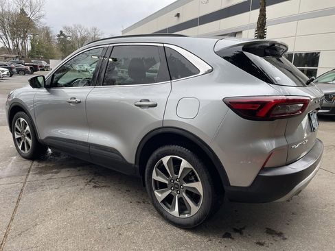 Used 2024 Ford Escape Platinum image 6