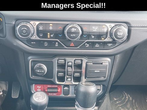Used 2024 Jeep Gladiator Mojave w/ Safety Group AWD/4WD image 22