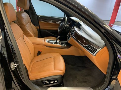 Used 2021 BMW 750i xDrive w/ Executive Package AWD/4WD image 85