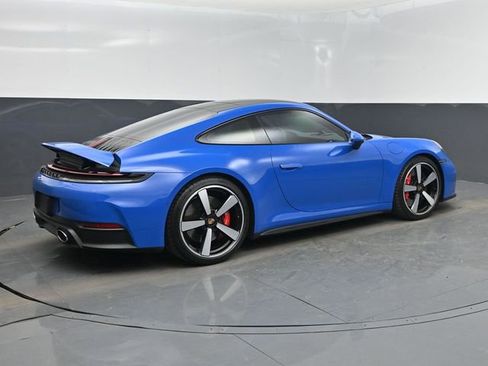 Used 2025 Porsche 911 Carrera S image 3