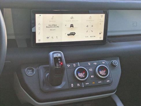 Used 2024 Land Rover Defender 110 S image 15