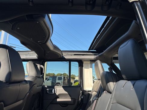 New 2026 Jeep Wrangler Unlimited Rubicon image 34