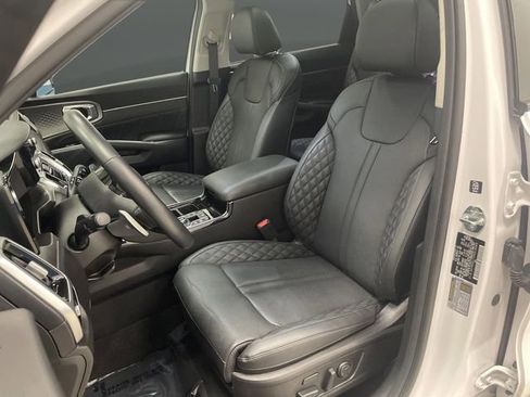 Used 2023 Kia Sorento SX image 4