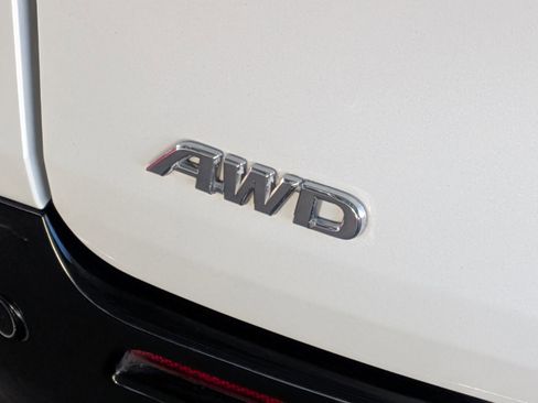 Certified 2023 Toyota Sienna Platinum image 32