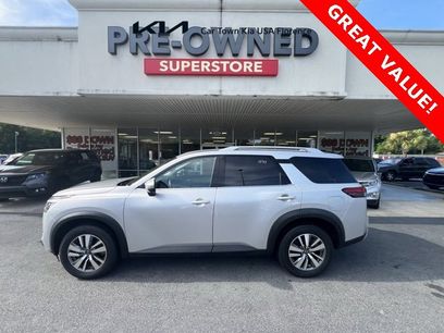 Used 2023 Nissan Pathfinder SL