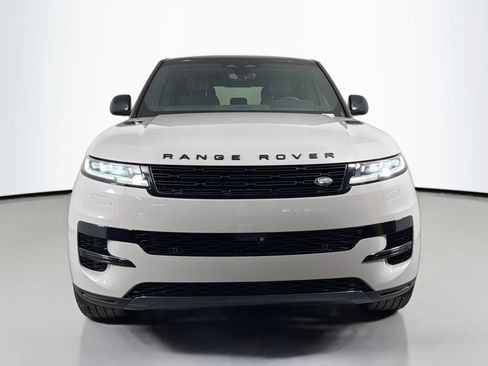 Used 2024 Land Rover Range Rover Sport SE image 2