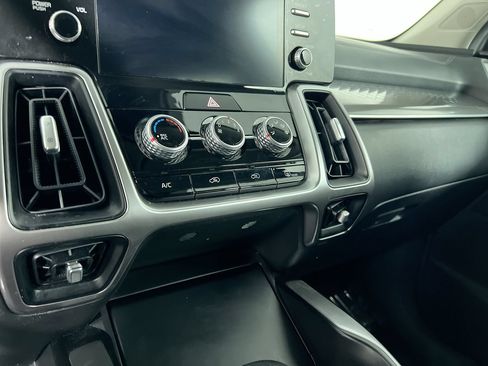 Certified 2023 Kia Sorento LX AWD/4WD image 19