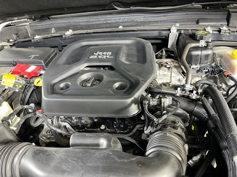 Used 2022 Jeep Wrangler Sport image 28