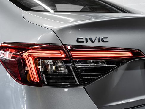 Used 2025 Honda Civic Sport image 14