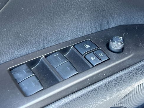 Used 2021 Toyota Camry SE image 14