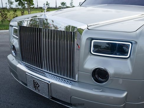 Used 2005 Rolls-Royce Phantom Sedan RWD image 62