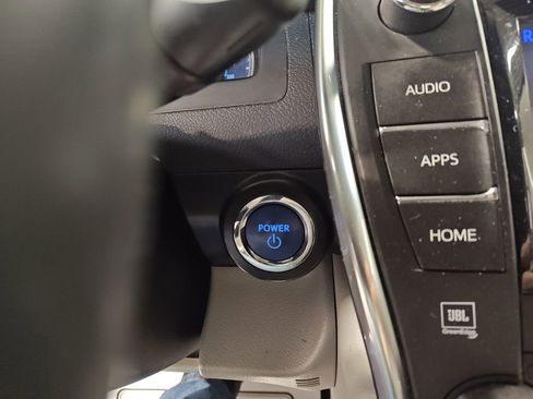 Used 2017 Toyota Camry XLE image 24