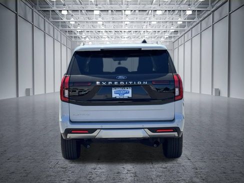 Used 2025 Ford Expedition Platinum AWD/4WD image 19