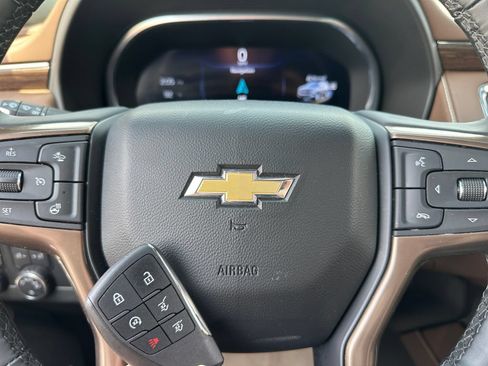 Used 2023 Chevrolet Suburban High Country AWD/4WD image 16
