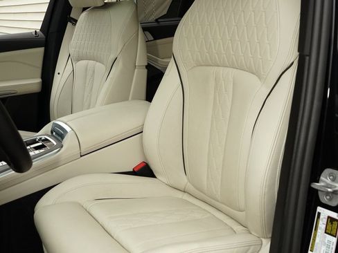 Used 2025 BMW X5 xDrive50e w/ Executive Package image 9