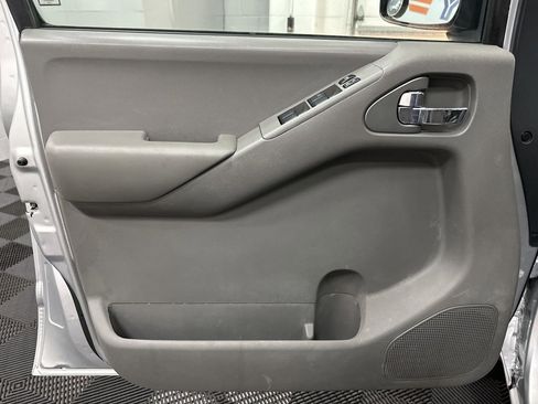 Used 2021 Nissan Frontier SV image 18