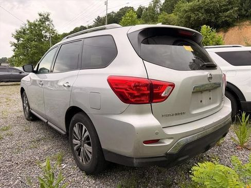 Used 2019 Nissan Pathfinder SV AWD/4WD image 8