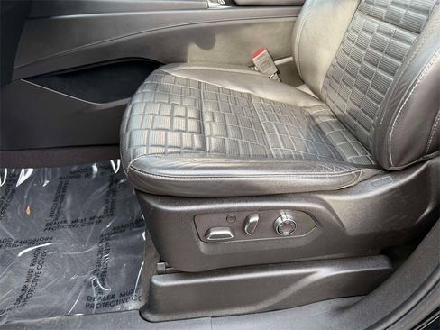 Used 2023 Cadillac Escalade V image 3