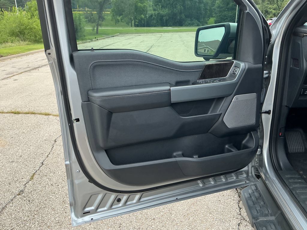 Used 2023 Ford F150 Lightning Lariat AWD/4WD image 13