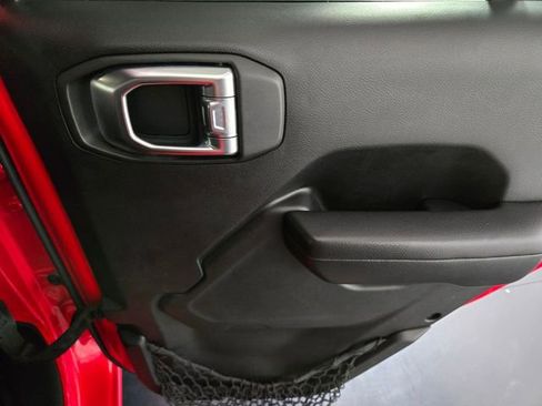 Used 2018 Jeep Wrangler Unlimited Sport S AWD/4WD image 21