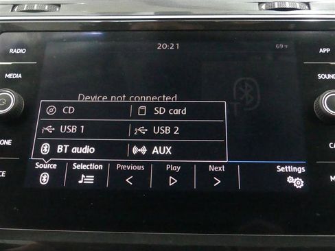 Used 2019 Volkswagen Tiguan SE image 42