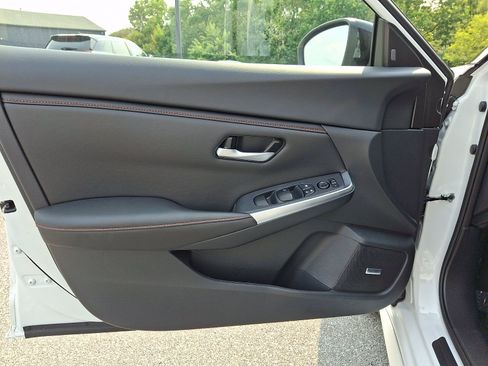 Certified 2025 Nissan Sentra SR w/ SR Premium Package FWD image 14
