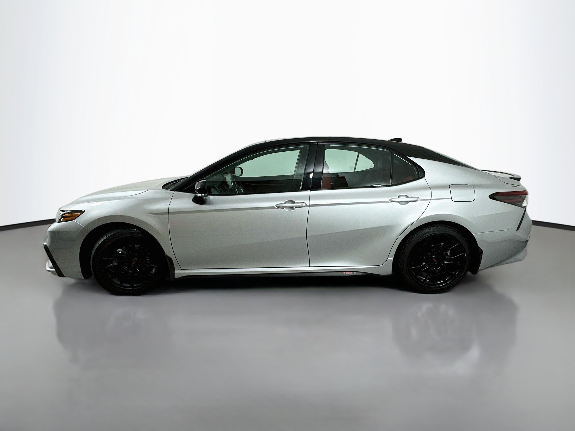 Used 2021 Toyota Camry XSE w/ Navigation Package FWD image 4