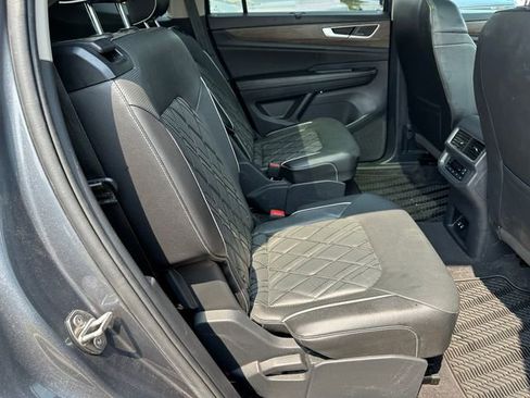 Used 2024 Volkswagen Atlas SEL Premium R-Line image 14