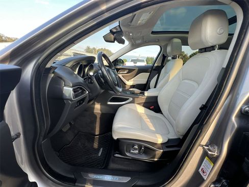 Used 2020 Jaguar F-PACE Prestige image 10