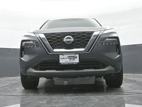 Used 2023 Nissan Rogue SV image 37