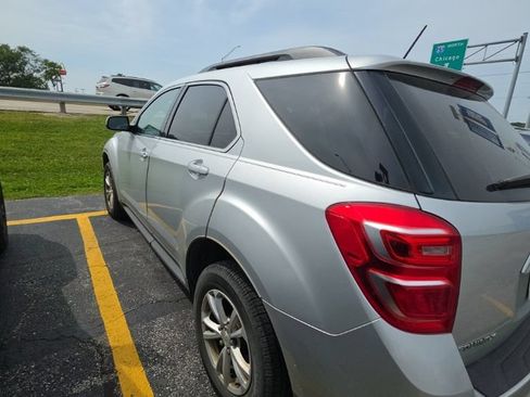 Used 2017 Chevrolet Equinox LT w/ Convenience Package FWD image 4