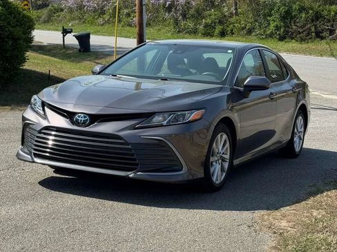 Used 2023 Toyota Camry LE FWD image 2