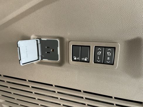 New 2026 GMC Yukon XL Denali w/ Sun & Power Step Package image 10