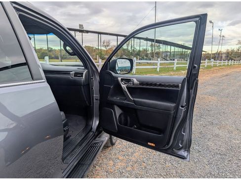 Used 2022 Lexus GX 460 Premium image 11