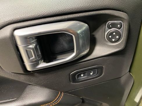 Used 2022 Jeep Gladiator Mojave w/ Cold Weather Group AWD/4WD image 13