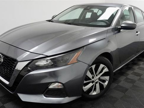 Used 2022 Nissan Altima 2.5 S image 2
