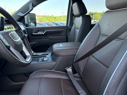 New 2026 GMC Sierra 2500 Denali w/ Denali Reserve Package AWD/4WD image 4
