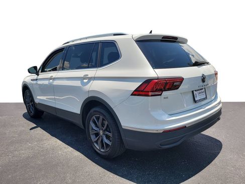 Used 2023 Volkswagen Tiguan SE FWD image 4