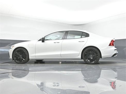 Used 2024 Volvo S60 T8 Ultimate image 42