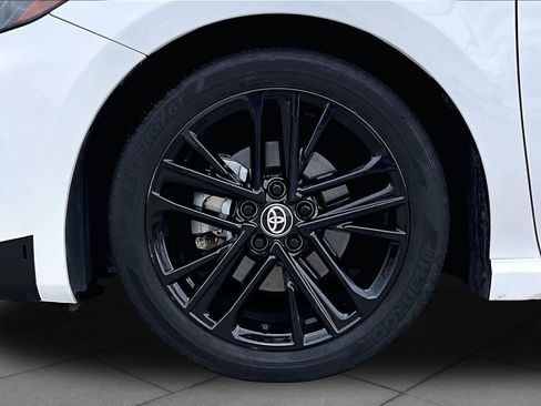 Used 2025 Toyota Camry SE image 10