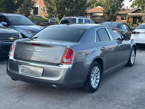 Used 2012 Chrysler 300 RWD image 4