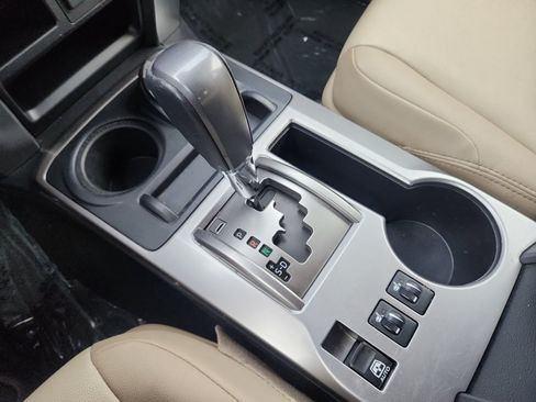 Used 2022 Toyota 4Runner SR5 Premium AWD/4WD image 15