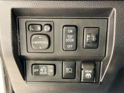 Certified 2020 Toyota Tundra Platinum image 9