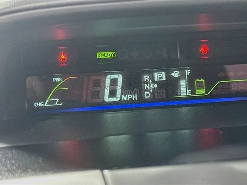Used 2014 Toyota Prius V Three FWD image 26