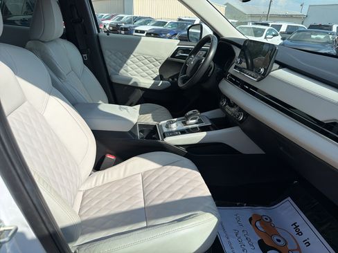 Used 2022 Mitsubishi Outlander SEL AWD/4WD image 16