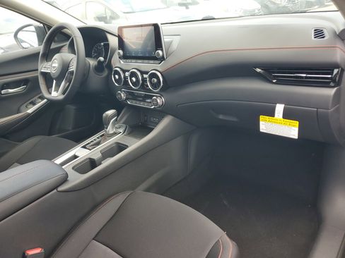 New 2025 Nissan Sentra SR w/ Midnight Edition image 11