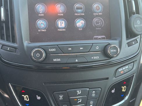 Used 2016 Buick Regal FWD image 10